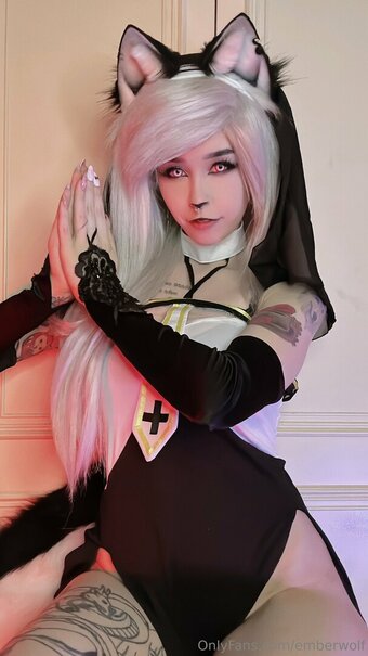 Ember Wolf / emberwolf / theemberwolf Nude Leaks OnlyFans Photo 6