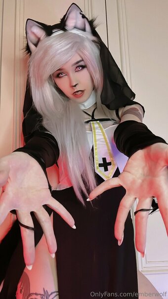 Ember Wolf / emberwolf / theemberwolf Nude Leaks OnlyFans Photo 10