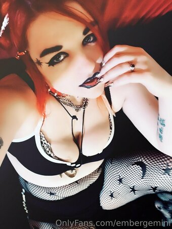 embergemini Nude Leaks Photo 2