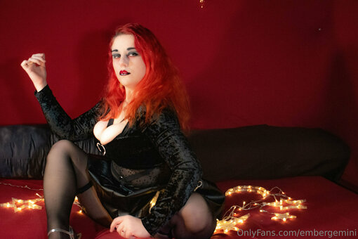 embergemini Nude Leaks Photo 15