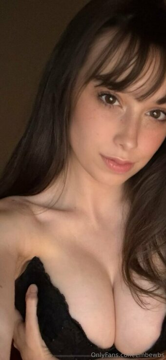 embewbs Nude Leaks Photo 2