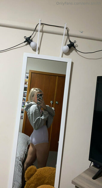 emi.smith Nude Leaks Photo 4