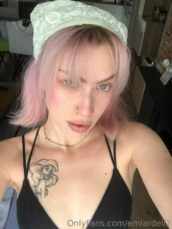 emiardeli2 Nude Leaks Photo 6