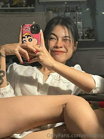 emiiziru Nude Leaks OnlyFans Photo 7