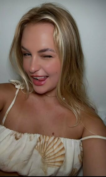 Emilly Schellmann / _emillyschellmann Nude Leaks Photo 8
