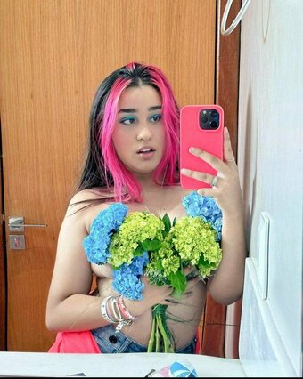 Emilly Vick Nude Leaks Photo 2