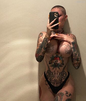 Emily Boring Nude Leaks Photo 2