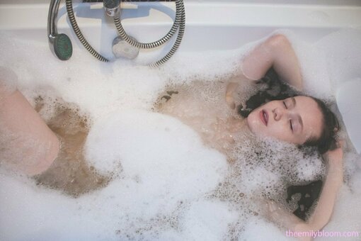 Emily Bubble Nude Leaks Photo 9