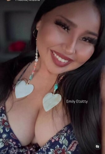 Emily Etsitty / deadlyemily1 / emilaaaaay / emilaaaaay_ Nude Leaks Photo 4