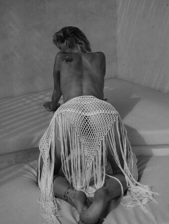 Emily Jane Deeley / emilyjanedeeley / zaradeeley Nude Leaks OnlyFans Photo 10