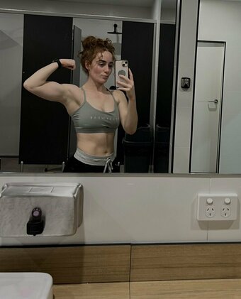 Emily Roach / Emilyyroachh Nude Leaks Photo 1