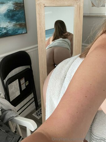 emilysequoia Nude Leaks Photo 18