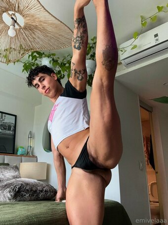 emivelaaa Nude Leaks Photo 12