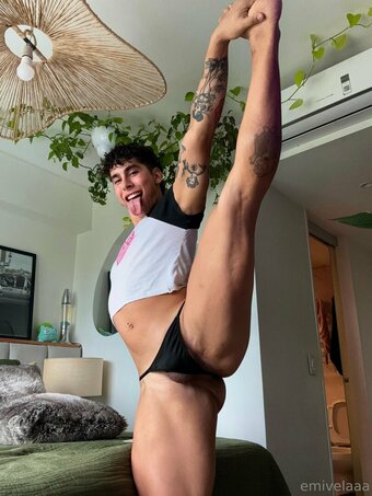 emivelaaa Nude Leaks Photo 13
