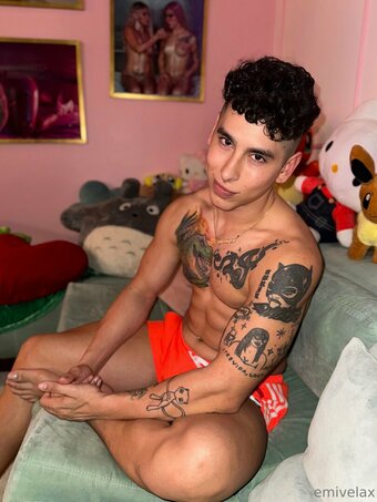 emivelax Nude Leaks Photo 15