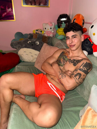 emivelax Nude Leaks Photo 17