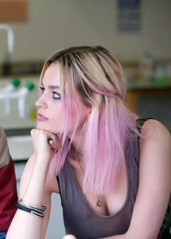 Emma Mackey / emmatmackeys_ Nude Leaks Photo 17