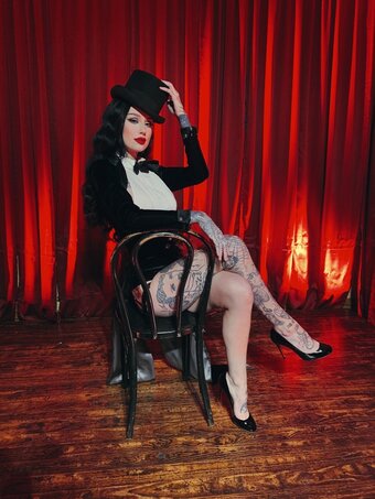 Emma Vauxdevil / vauxdevil Nude Leaks Photo 2