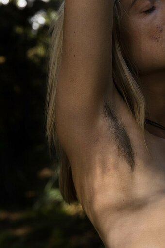 emmabaker Nude Leaks Photo 12
