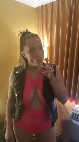 emmacantquit / https: Nude Leaks OnlyFans Photo 28