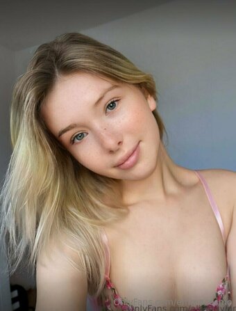 emmacosmo Nude Leaks Photo 20