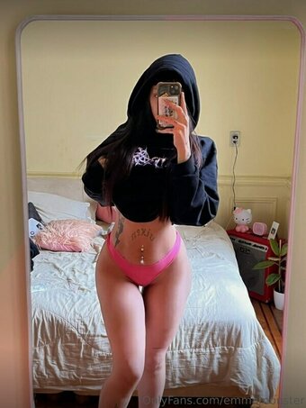 emmamonster / emalatinaa Nude Leaks OnlyFans Photo 9