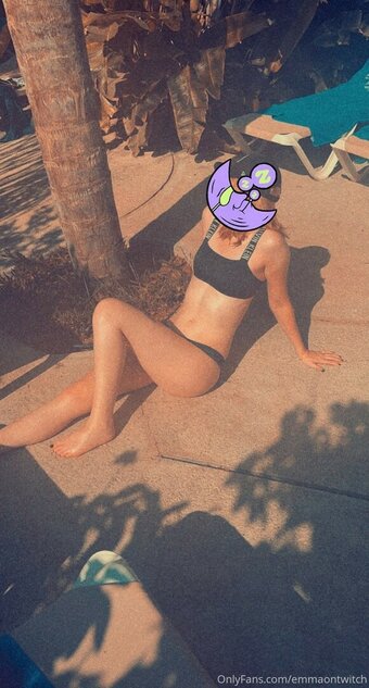 Emmaontwitch Nude Leaks OnlyFans Photo 10