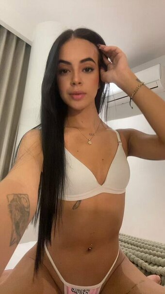 emmapetitee / emmaswecute Nude Leaks OnlyFans Photo 2