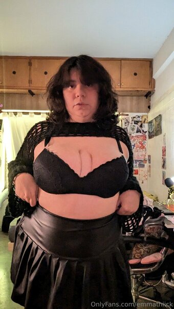 emmathiick Nude Leaks Photo 24