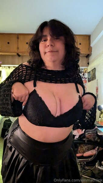 emmathiick Nude Leaks Photo 25