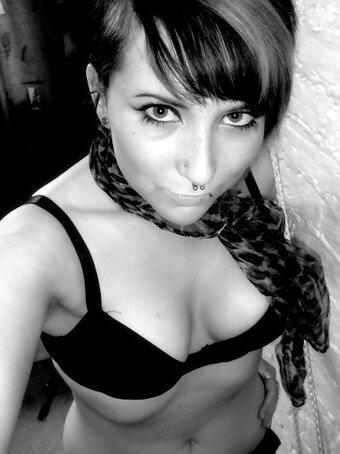 Emo Amy / emo.spicegirl / emosox Nude Leaks OnlyFans Photo 3