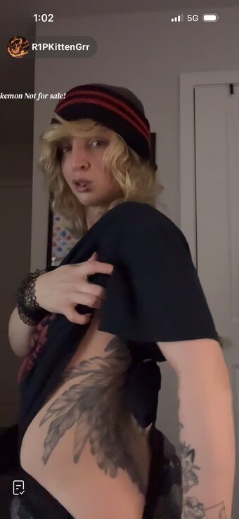 emo.eevee / r1pkittengrr Nude Leaks Photo 2