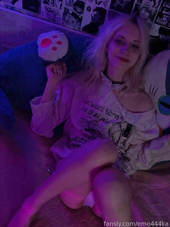 emo444ka Nude Leaks Photo 3