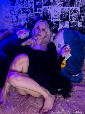 emo444ka Nude Leaks Photo 6