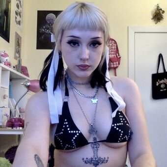 emoemz / emoemmz / heyemz / ratgf99 Nude Leaks OnlyFans Photo 8