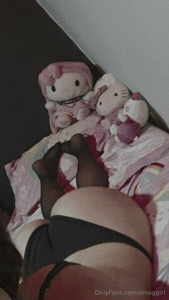 emoggirl Nude Leaks OnlyFans Photo 29