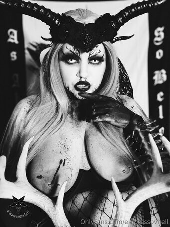 empressovhell Nude Leaks Photo 21