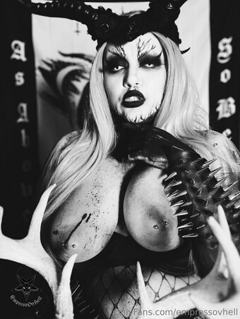 empressovhell Nude Leaks Photo 22