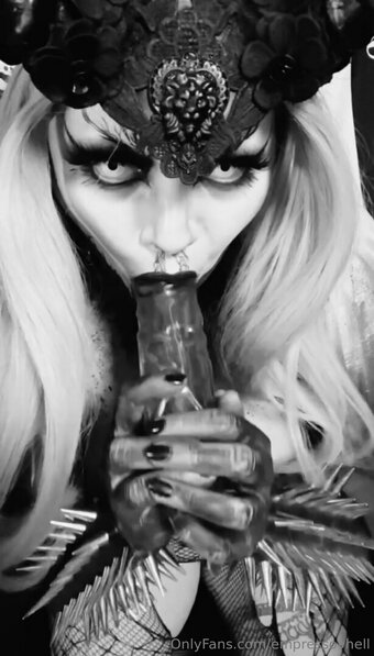 empressovhell Nude Leaks Photo 25