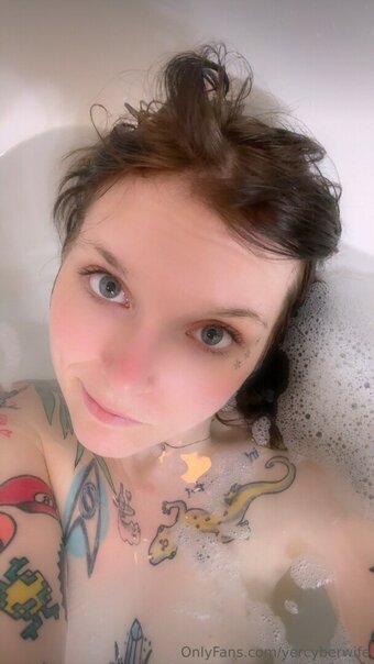 Emptyoystershell Nude Leaks Photo 3