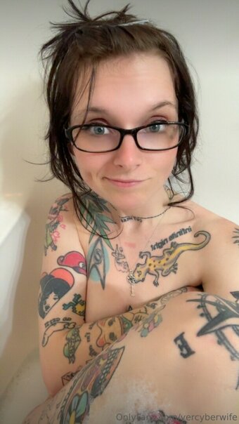 Emptyoystershell Nude Leaks Photo 4