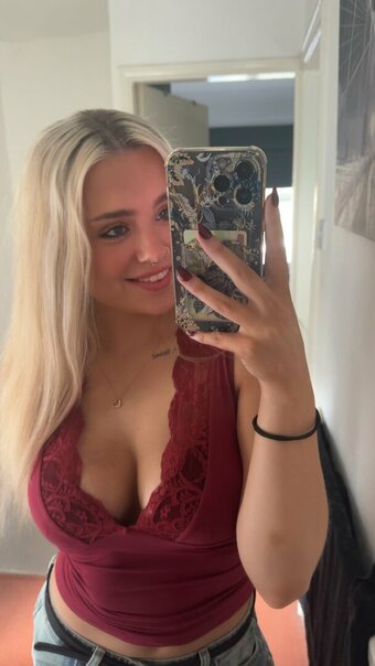 emsideyourmind / https: Nude Leaks Photo 2