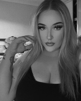 emss.x / _emilygillick_ / emily_gillick2 Nude Leaks OnlyFans Photo 10