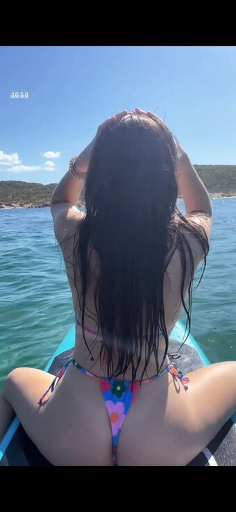 Emwate / Emwates Nude Leaks Photo 7