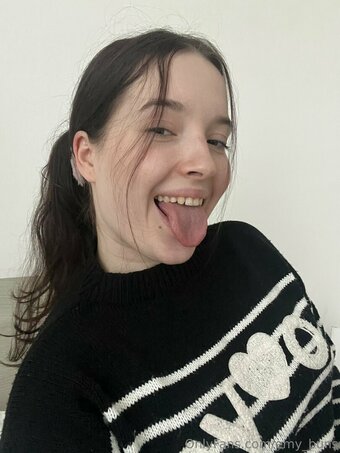 emy_buns Nude Leaks Photo 10