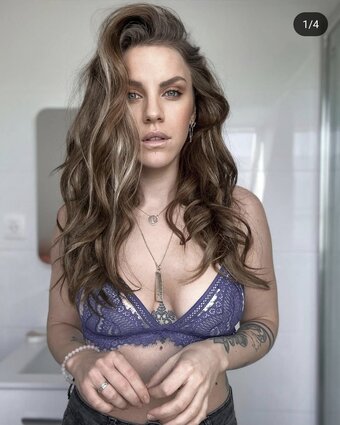 EmyLtr / emy_ltr / https: Nude Leaks Photo 21