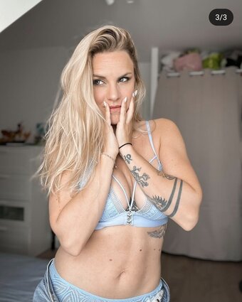 EmyLtr / emy_ltr / https: Nude Leaks Photo 22