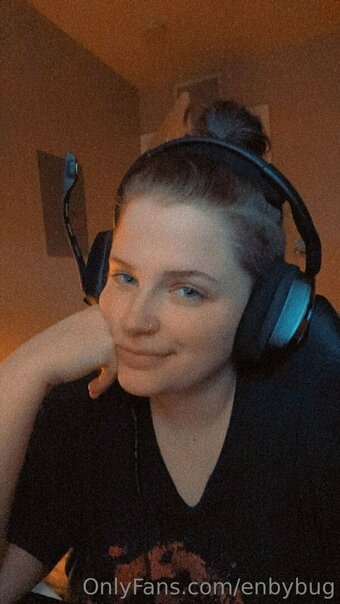 enbybug Nude Leaks Photo 14