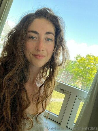 Enchantedtits / Enchantedholly / Holly Harvey / holzyeahh Nude Leaks OnlyFans Photo 10