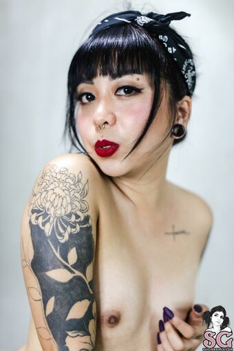 Enmaculate669 / Emieinks Nude Leaks OnlyFans Photo 4